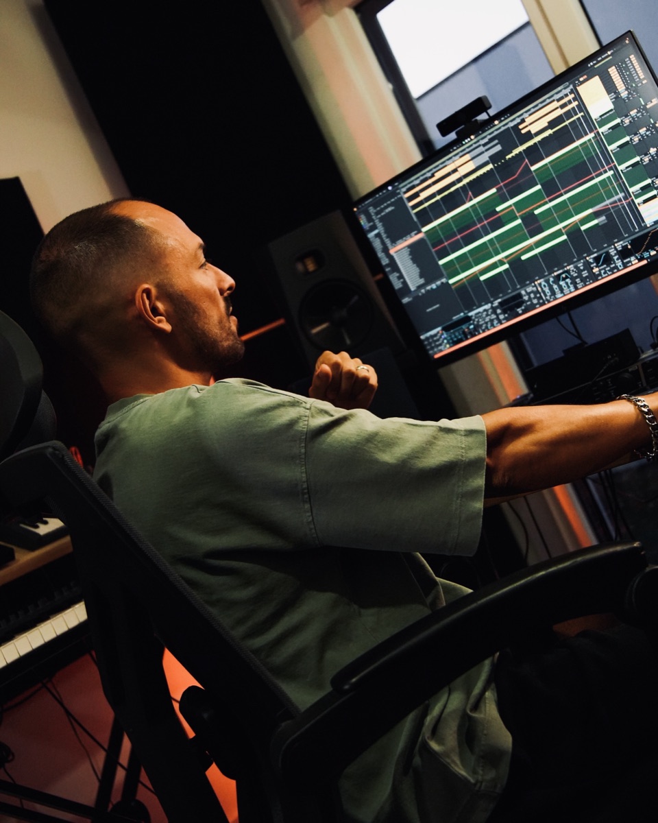 N.DY at the controls